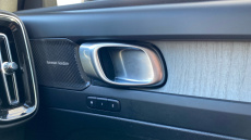 Volvo XC40 2.0 B3P Ultra Dark 5dr Auto Petrol Estate